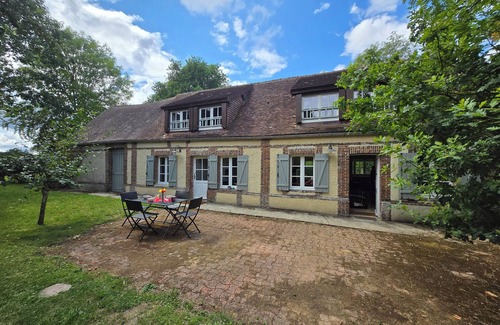 Les Ressuintes House | A charming house to relax in