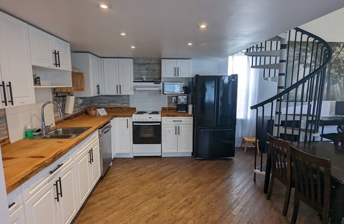 Hamilton Other | A Charming Newly Renovated Loft on Hobby Farm