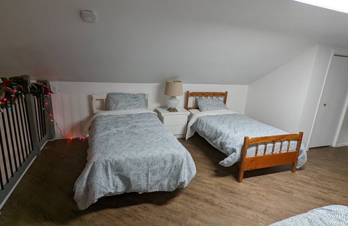 Hamilton Other | A Charming Newly Renovated Loft on Hobby Farm