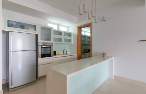 Kuala Lumpur Apartment | A Chic & Comfy 3BR EmbassyView Suite, FREE Parking