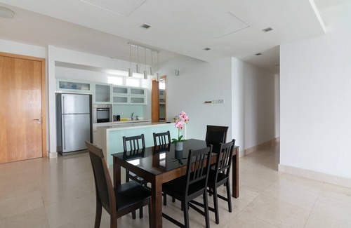 Kuala Lumpur Apartment | A Chic & Comfy 3BR EmbassyView Suite, FREE Parking