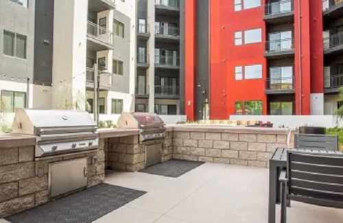 Warner Center Apartment | A-Class Luxury 2 Bedrooms Apt in Woodland Hills CA