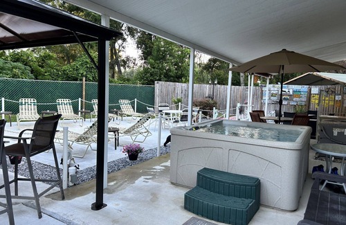 Fellowship House | A Clothing Optional Clothes Free Tent Site Oasis WEC 5 Mile Away T
