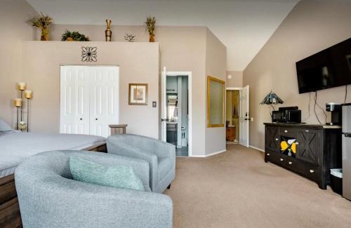 Southwest Colorado Springs House | A Colorado Room With a View - King