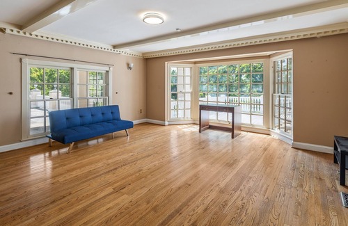 Great Falls House | A comfortable stay in a grand home