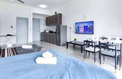 Shah Alam Apartment | A Comfy, Utropolis Studio Near KDU, FREE Parking