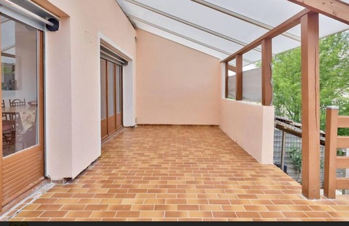 Chelles House | A corner of greenery and tranquility 15 minutes from Paris & 20 minutes from Eurodisney!
