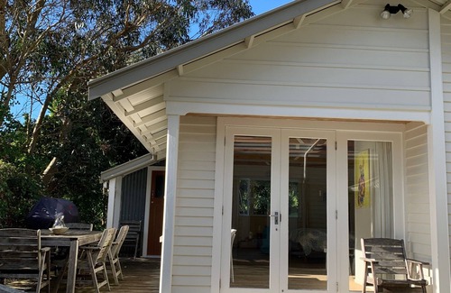 Wellington Cabin | A cosy cabin, near Ōtari bush, and only minutes to Wellington CBD with sauna!