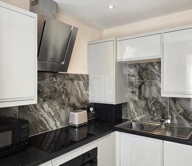 Moffat Apartment | A cosy studio flat