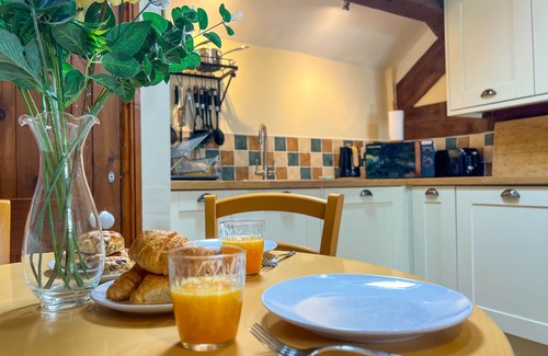 Ulverston Cottage | A cottage that sleeps 4 guests in 2 bedrooms