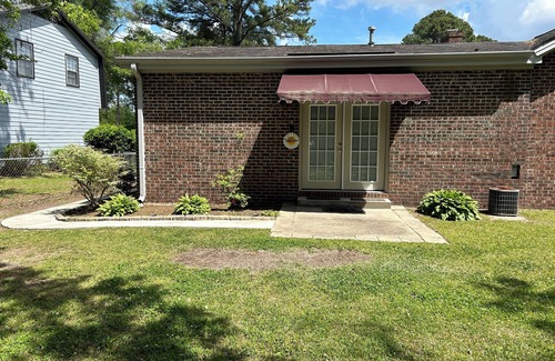 Greenville Apartment | A couples delight only minutes away from major attractions in Greenville.