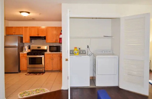 Iselin Apartment | A cozy alcove with all highways within stone's throw.