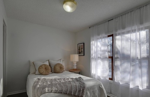 Riverview House | A Cozy Cottage In The Heart Of St. Paul.