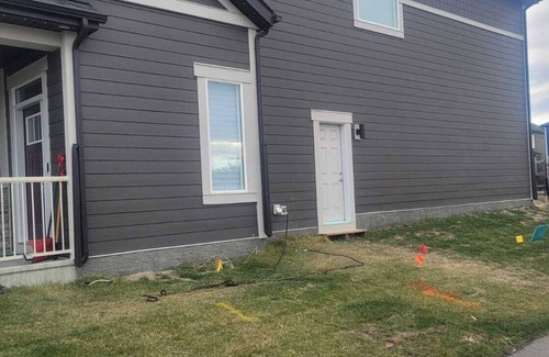 Southeast Calgary Apartment | A Cozy home away from home at South East Calgary