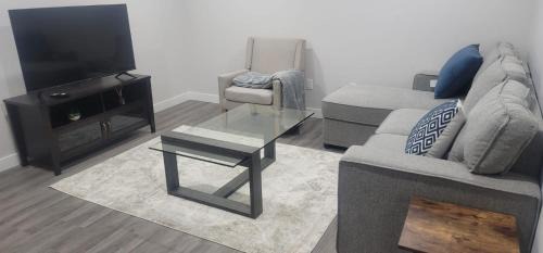 Southeast Calgary Apartment | A Cozy home away from home at South East Calgary