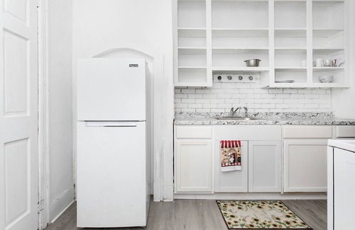 Detroit House | A Cozy Home with fireplace 10min from Downtown