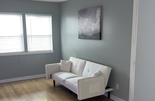 Glen Iris Apartment | A cozy/ modern apartment in the 5 points south neighborhood