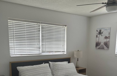 Pompano Beach House | A cozy-stay with POOL for you and your family.