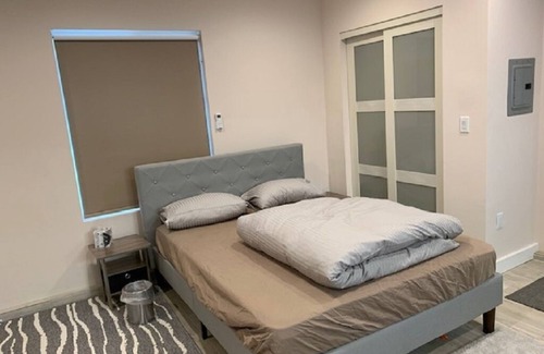 Beverlywood House | A Cozy Studio Unit/Room in Beverlywood West LA