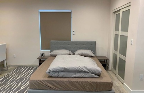 Beverlywood House | A Cozy Studio Unit/Room in Beverlywood West LA