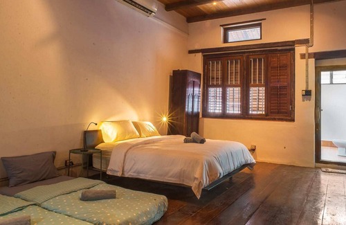 Downtown George Town House | A Cozy & Stylish 1890s Heritage House