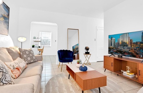 Southwest Coconut Grove House | A cozy tropical home in the heart of coconut grove