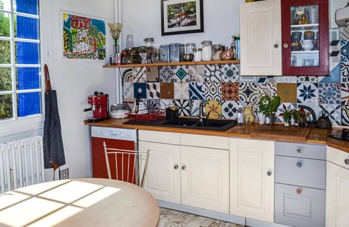 La Chamberte House | A day bright spacious cottage in a quiet location.