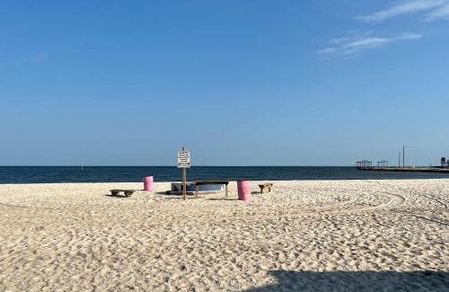 Long Beach House | A Day To Play