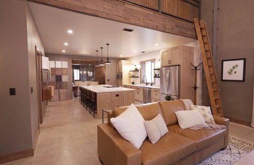 Woodland Park House | A Delightful Newly Constructed Luxury Studio minutes from central Woodland Park