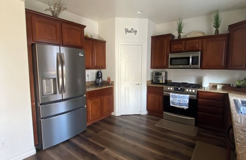 Summerlin South House | A Desert Sanctuary in Summerlin… cozy home near the best schools in Las Vegas
