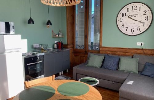 Albertville Apartment | A deux pas de la gare, La Maison Rouge