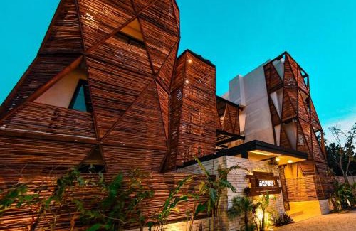 La Veleta Apartment | A double-height apartment with a private pool