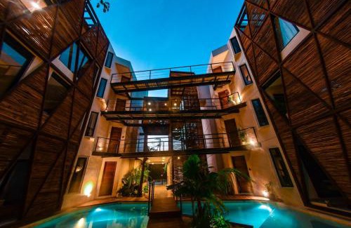 La Veleta Apartment | A double-height apartment with a private pool