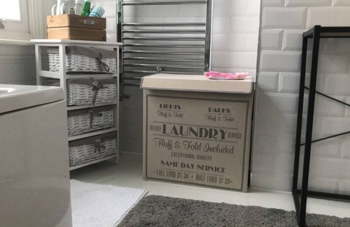 Tower Hamlets House | A ENTIRE PLACE TO STAY IN STEPNEY GREEN
