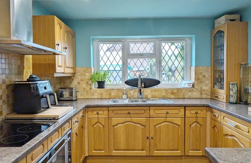Littlehampton House | A family house that sleeps 8 guests in 4 bedrooms