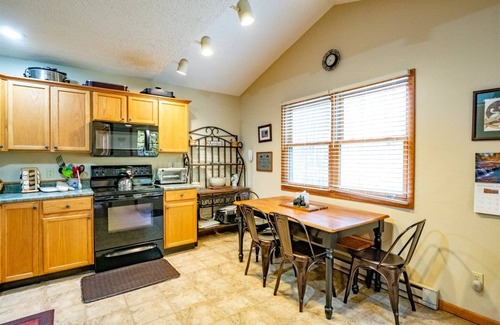 Davis House | A Family Place - 16 Steep Slope Run A Family Place - Spacious Home, Outdoor Hot Tub, Pet Friendly