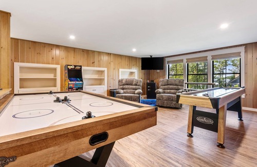 Belgrade House | A Family's Paradise: Spacious 3BR/2BA w/Game Room