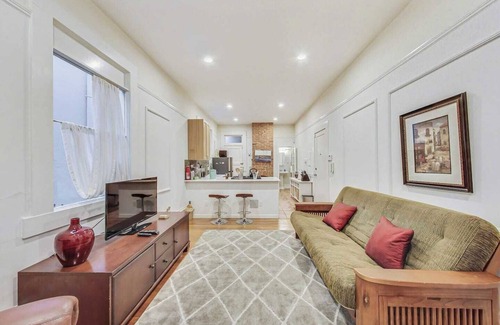 Pacific Heights Condo | A fantastic 1 bedroom apartment in one of the cities most dynamic neighborhoods