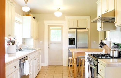 Hood River House | A fav for 30+ days, wedding guests, hiking, biking, river, FUN! Kids too!