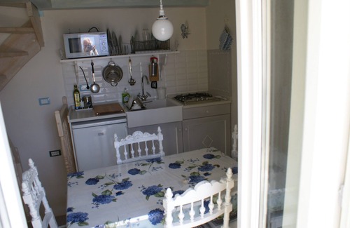 Riomaggiore House | A few meters from the sea, with sea view balconies in the 5 Terre park.