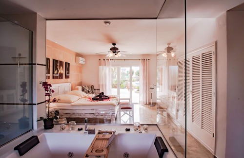 Cala Murada House | A finca in the town - Bungalow with pool, large garden, boccia court and more.