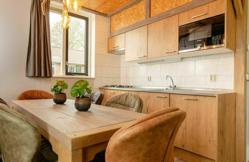 Zuna Cabin | A fine children's bungalow with outdoor sauna and bubble tub!