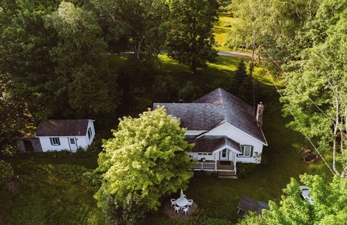 Chateau-Richer Ski Chalet | A four-season paradise close to a host of major attractions in the Quebec region