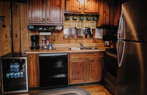 Jones Mills Cabin | A-Frame-Away cozy secluded cabin minutes from 7Springs