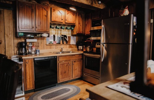 Jones Mills Cabin | A-Frame-Away cozy secluded cabin minutes from 7Springs