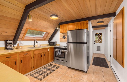 Riverbend Cabin | A-Frame Cabin near Seattle on the River w/Hot Tub