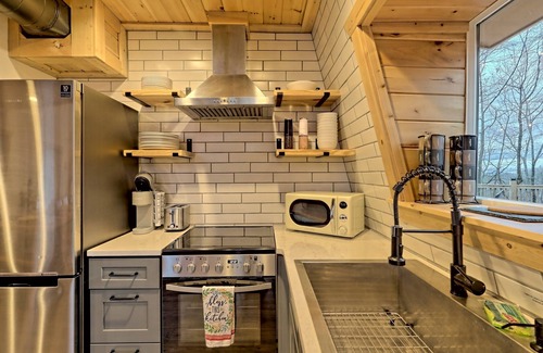 Helen Cabin | A-Frame Cabin w/Mountain Views near Helen