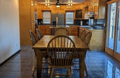 Kingston Cottage | A Frame Cottage on 3 Acres at Beautiful Lake Texoma