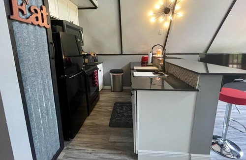 Homosassa House | A Frame in Homosassa sleeps 10! Pet Friendly!
