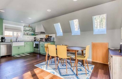 Mount Hood Village House | A-Frame of Mind - Secluded Escape Hot tub